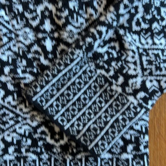 Fine knit sweater - perfect for cooler days! - Picture 3 of 4